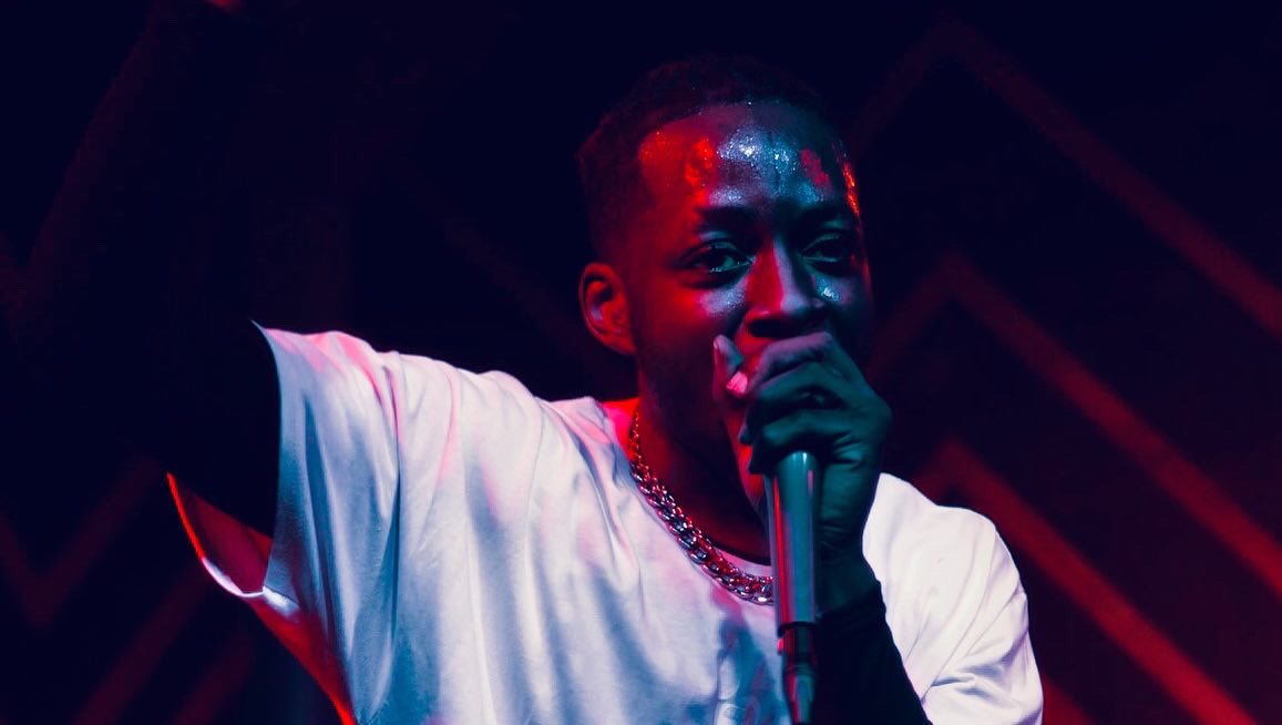 im_2hi's tweet photo. If “I’m too high” was a person! 📸: @lokithehypesoul  #2hi #mkexpanded #mkemusic #livemusic https://t.co/5ZccdJj25y