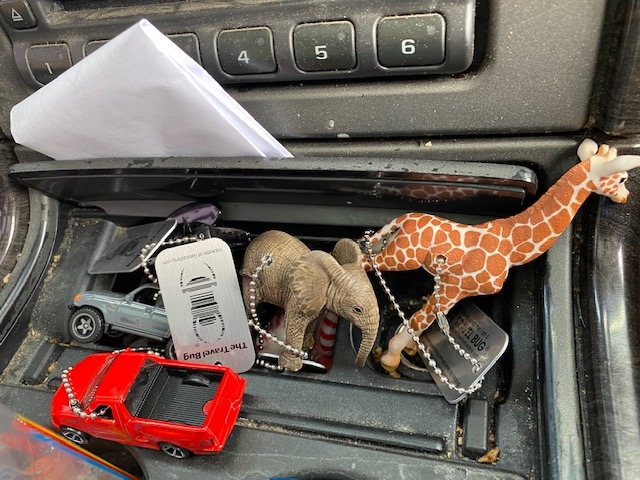 KathyDo18811233's tweet photo. First #geocaching trip of 2022, headed out with new #travelbugs got for #Christmas and a new stamp for signing the #logbook for me.  Loved using it! And #thingsyouseewhilegeocaching, a faded #PinkPanther in the tree. @ShopGeocaching https://t.co/IhNJ852iDc