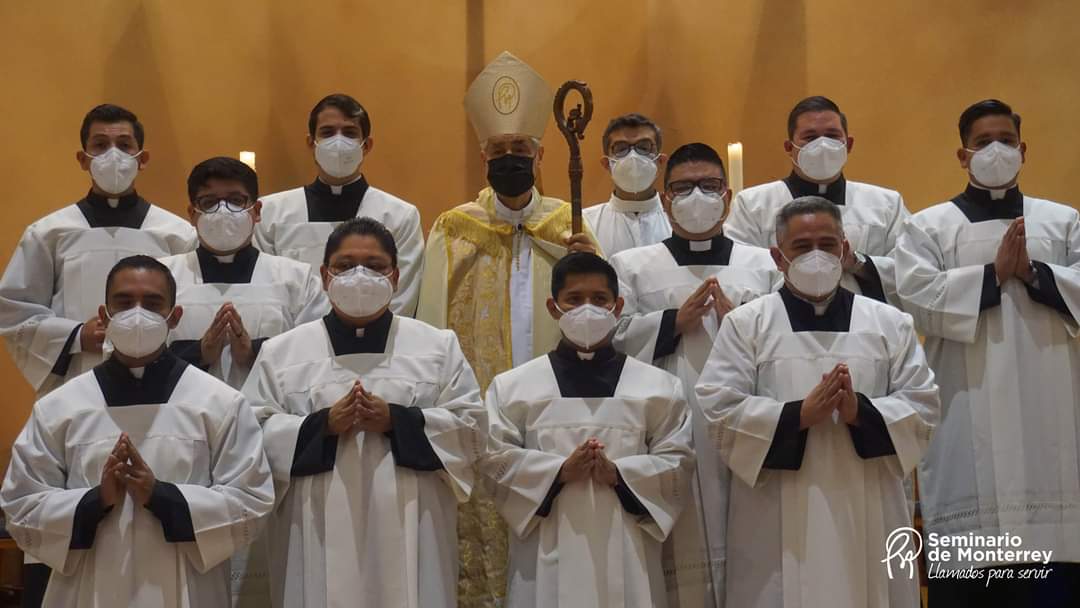 Seminario_Mty's tweet photo. El pasado viernes nos alegramos con diez hermanos nuestros que fueron Admitidos como Candidatos a las Órdenes Sagradas.
Sigamos rezando juntos por las vocaciones a la vida sacerdotal. 

#SíQuiero https://t.co/Ra80U2JjQ7