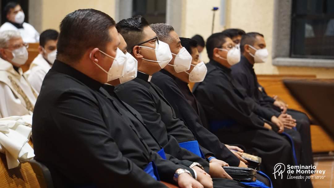 Seminario_Mty's tweet photo. El pasado viernes nos alegramos con diez hermanos nuestros que fueron Admitidos como Candidatos a las Órdenes Sagradas.
Sigamos rezando juntos por las vocaciones a la vida sacerdotal. 

#SíQuiero https://t.co/Ra80U2JjQ7