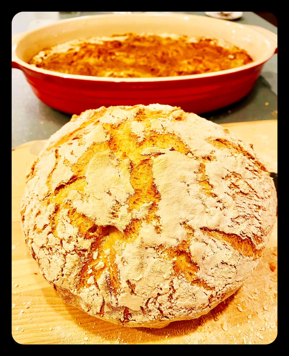 Sometimes life needs a little “happy!”
Pumpkin Dump Cake with Streusel Topping and Crusty French Bread. I did not know that baking could be so therapeutic. ❤ @designingagoodlife <a href="/wcstwinkletoes/">Mané and Roger</a> #designingagoodlife #mrpdesignstudio #newtobaking #frenchbread #pumpkincakerecipe