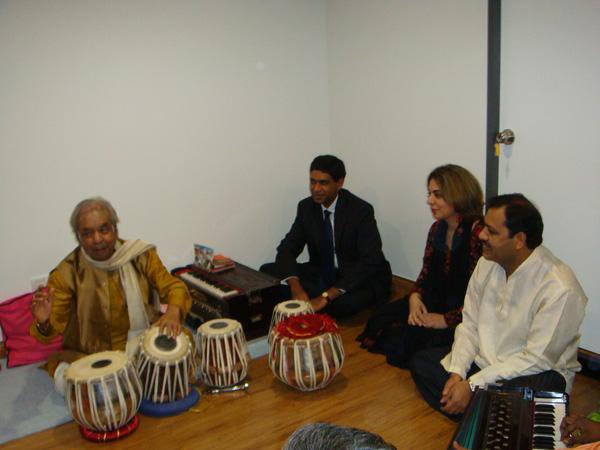 Deeply saddened by the passing away of doyen of Kathak,Padma Vibhushan
#PanditBirjuMaharaj.Fond memories of the visit of #PanditBirjuMaharaj to @ICCR_KL in Dec 2009.Heartfelt condolences from Kathak student fraternity & admirers in Malaysia @MEAIndia @IndianDiplomacy @pooja_kapur