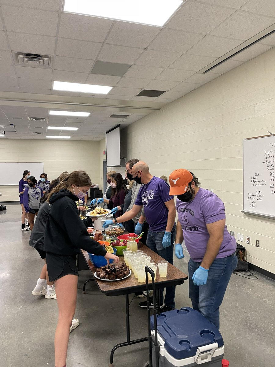 Huge shoutout to the Girls Soccer parents for setting up a team dinner! 

#rattlerup 
<a href="/smhsLRSoccer/">Lady Rattler Soccer</a>