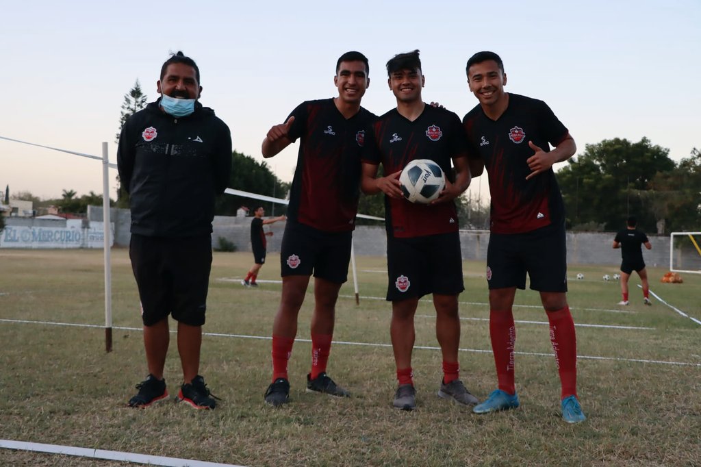 MinerosFc's tweet photo. El equipo ganador en la activación de hoy 😌👌

🔥Chemita Media jefe de Utilería 
🔥Neto Monreal 
🔥Horacio Torres 
🔥@Sceballos56 

#UnidosVamos https://t.co/ak8T424Dqx