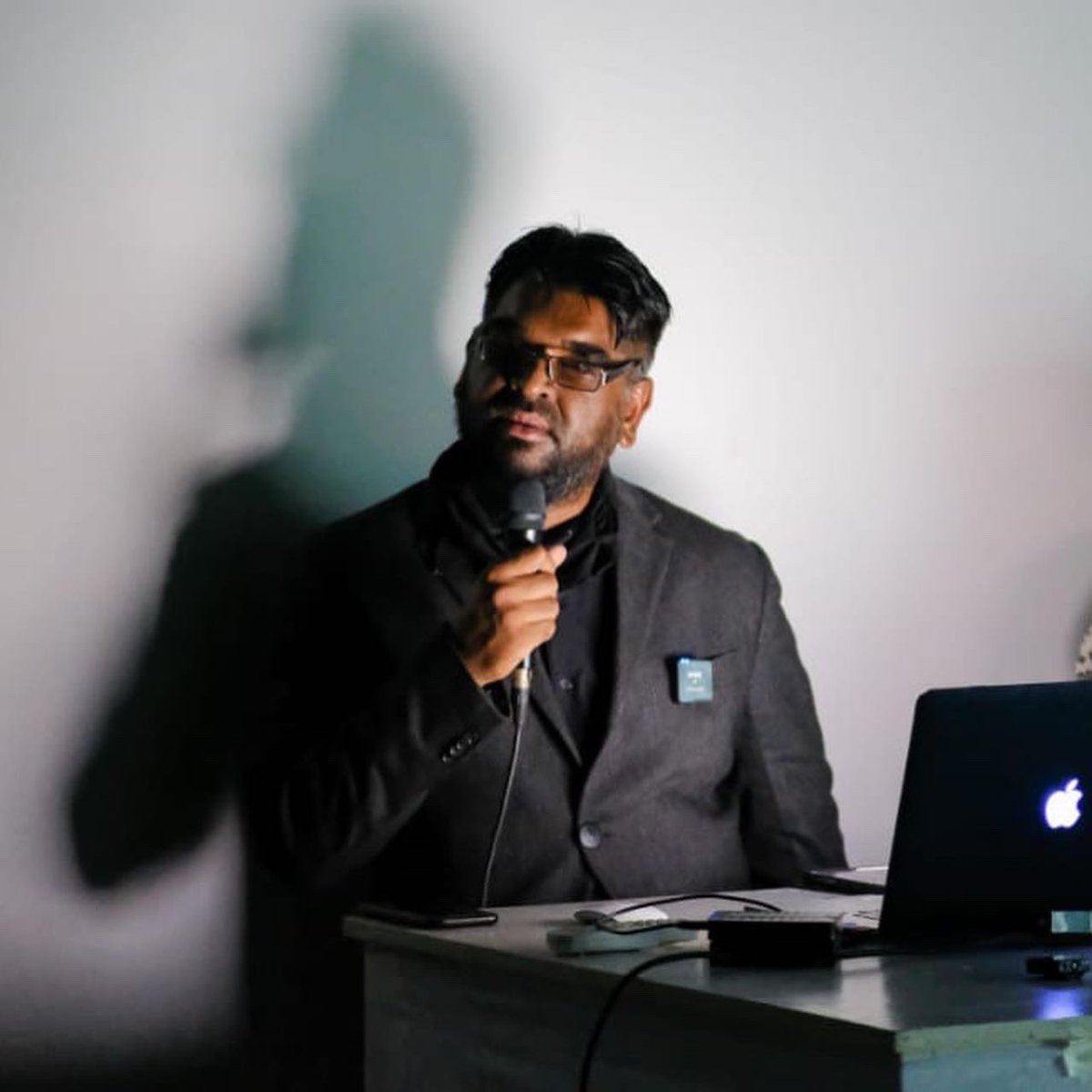 AliAerosol's tweet image. There’s something I quite love about visual storytelling &amp;amp; sharing of film &amp;amp; sound in an impromptu manner creating a window for others to peer into &amp;amp; immerse into your world. This is from when I VJ’d projected visuals in Bangladesh whilst telling the story of British Bangladeshis