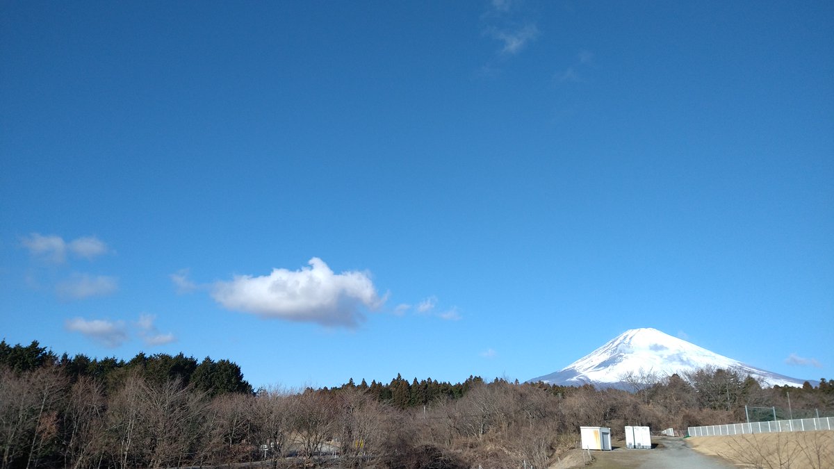 おはようございます！🌞 ニュースで見るトンガの噴火がすごいですね！ それでも地球からしたらくしゃみした程度かもしれませんが😆