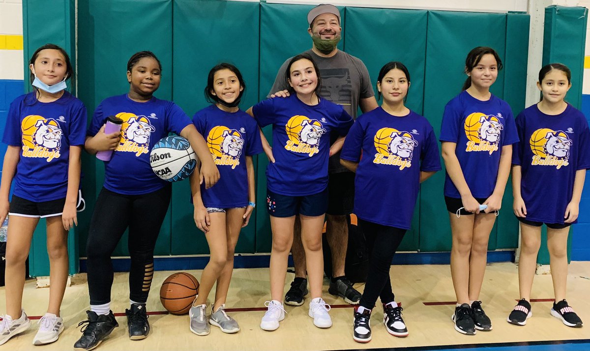 rossi_palacios's tweet photo. Rayburn and Perez basketball girls elevate team! This is the first time these girls played basketball, and they did AMAZING! They will definitely be ready for Jr. and High School basketball! ππ»ππ» @Rockets120 @perezpioneers @McHiPride @mikemor14291639 #districtofchamps #mchipride https://t.co/GTGlyWjbOa