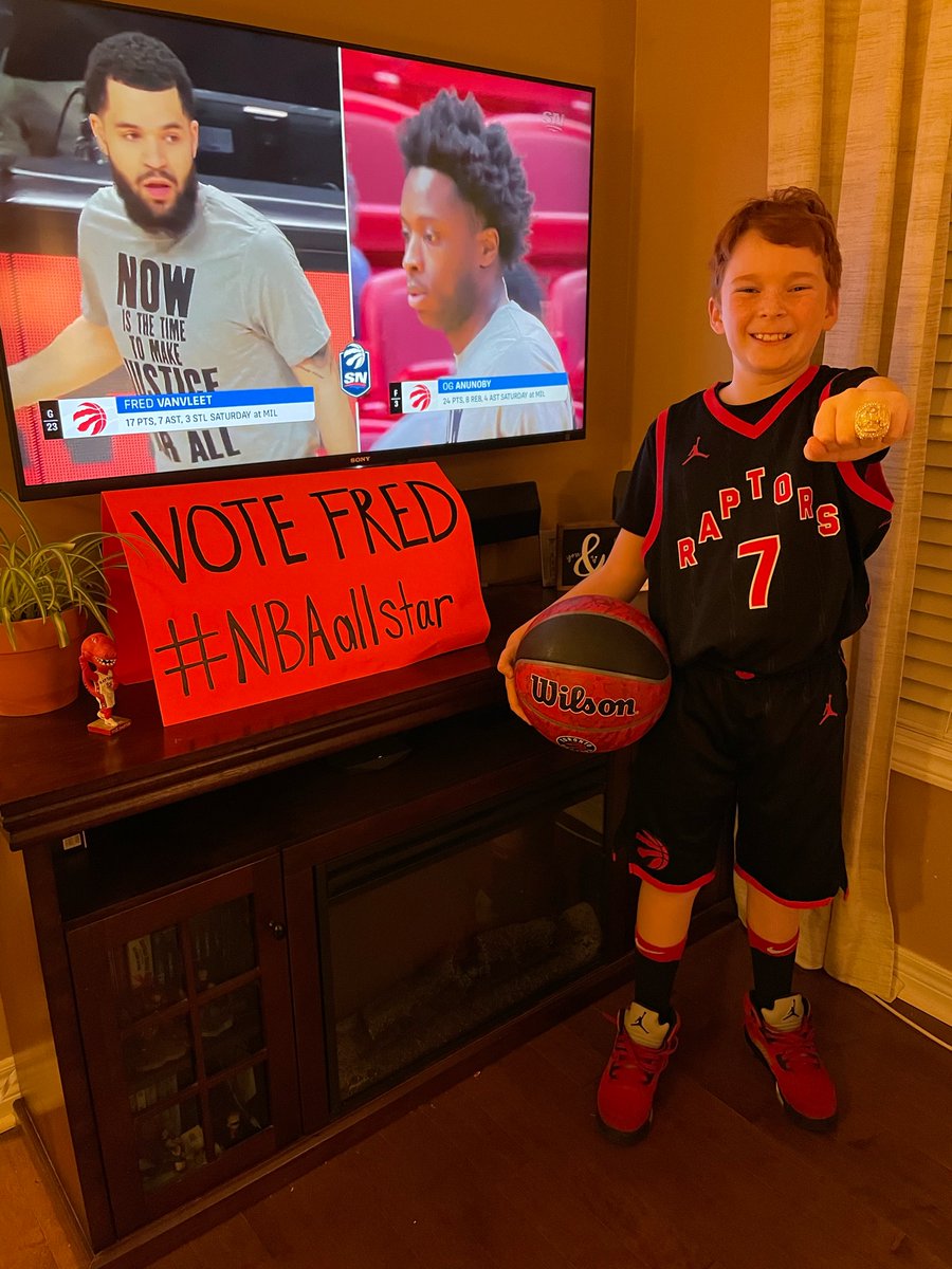 RyanJHTurvey's tweet photo. Jack wants you to VOTE FRED!! #TangerineFanAngle @TangerineHoops https://t.co/V8wfw7J97u