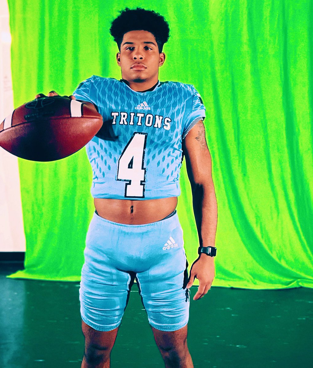 MikeyTorres04's tweet photo. Had an amazing visit at Iowa Central🔱 @TritonNation Thank you!  @CoachTalto2 @CoachConleyDC @coach_cy @lucas_brown58 @EDGYTIM @TheCoachDK https://t.co/4c9dbik3Uy