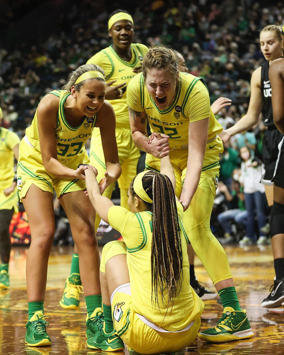OregonWBB's tweet photo. Can’t ignore us now 👀

#GoDucks https://t.co/Gr8RKqbavI