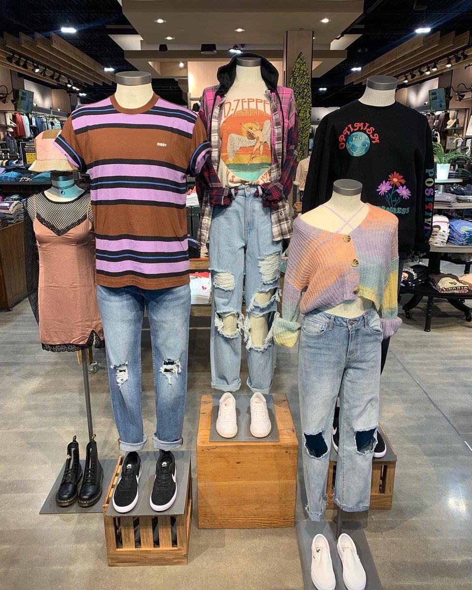 we know how to keep it colorful 🌴🌺🌻☀️