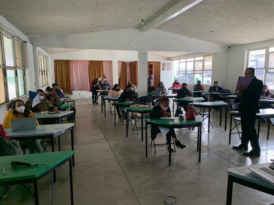 Suseth_DeLaO's tweet image. Asesoría en  Materia Laboral con el personal de las Zona P010 del municipio de  Ixtlahuaca. 

#SREBAtlacomulco
#ÁreaJurídica
#P010
#Primaria 
#Ixtlahuaca