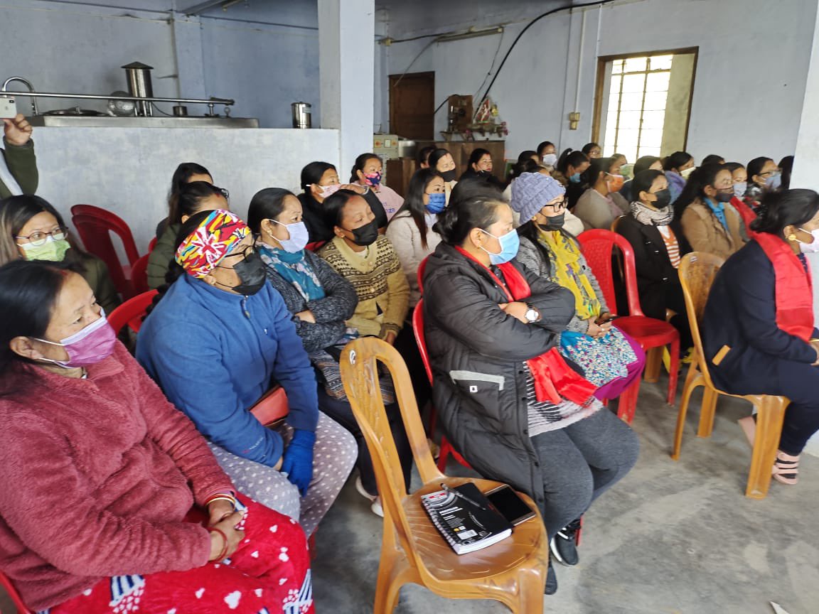 subashmanisingh's tweet photo. I’m delighted to share concept of @mani_trust’s #CommunityStartUp @hamropassal (Rural Mart Chain) with the group leaders of 40 Self Help Groups at Lava Bazar, Kalimpong. I explain about the solidarity economy, capital restructuring, sustainable business that #HamroPassal ensures. https://t.co/QqzNn6TdNR