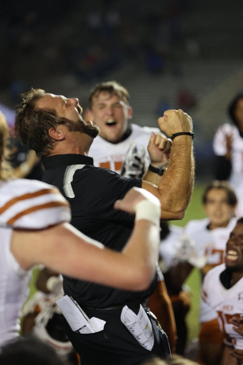 Coach Willingham tweet media