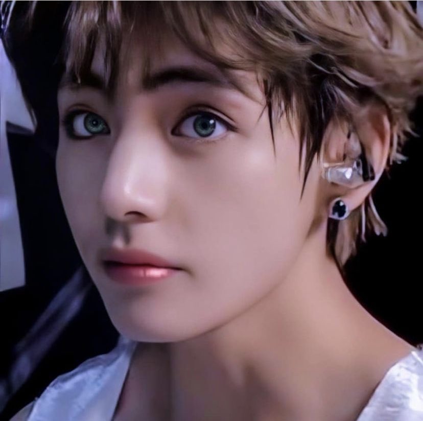 tishia_thv30's tweet photo. Good morning Taelandia! 

I vote #BTSV for 
#TOP100MostHandsomeFace https://t.co/axDfJgGlfZ