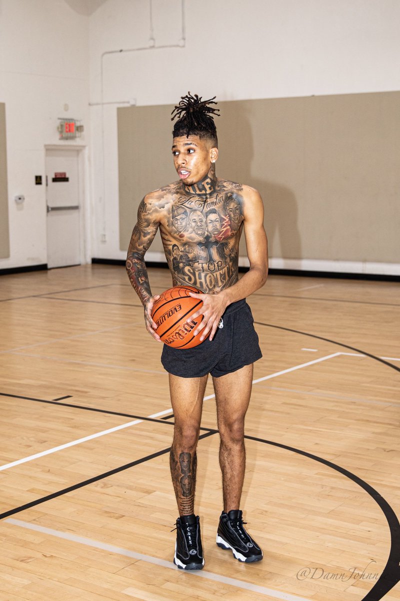 nlethegreat1's tweet photo. Somebody Tell @chrisbrown Rematch At His House 1 On 1 😮‍💨😂 https://t.co/w0XFjMsNGm