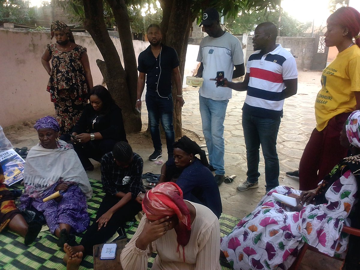 GSaBopp's tweet photo. ✊ils ont dit oui à la lionne de la #Commune_Est_Thiès Madame #Astou_Diouf la voix des femmes et des jeunes. Rendez-vous au sommet ✊
#Liguèye_Sa_Gokh✊
#Déloosi_Yaakaar✊
@seyelatyr @Bouganegueye @GokhBi @Kebetubot @dakaractu @seneweb @iradio_sn @RFMsn https://t.co/cEQ5zJ4084