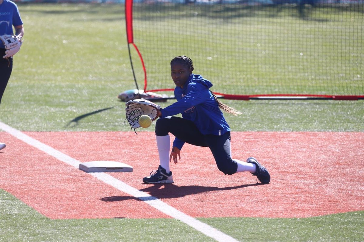 kai_goodman23's tweet photo. Day ☝🏾in the books🥎❤️💙
#Chasing12 https://t.co/Iuf0ww8ig7