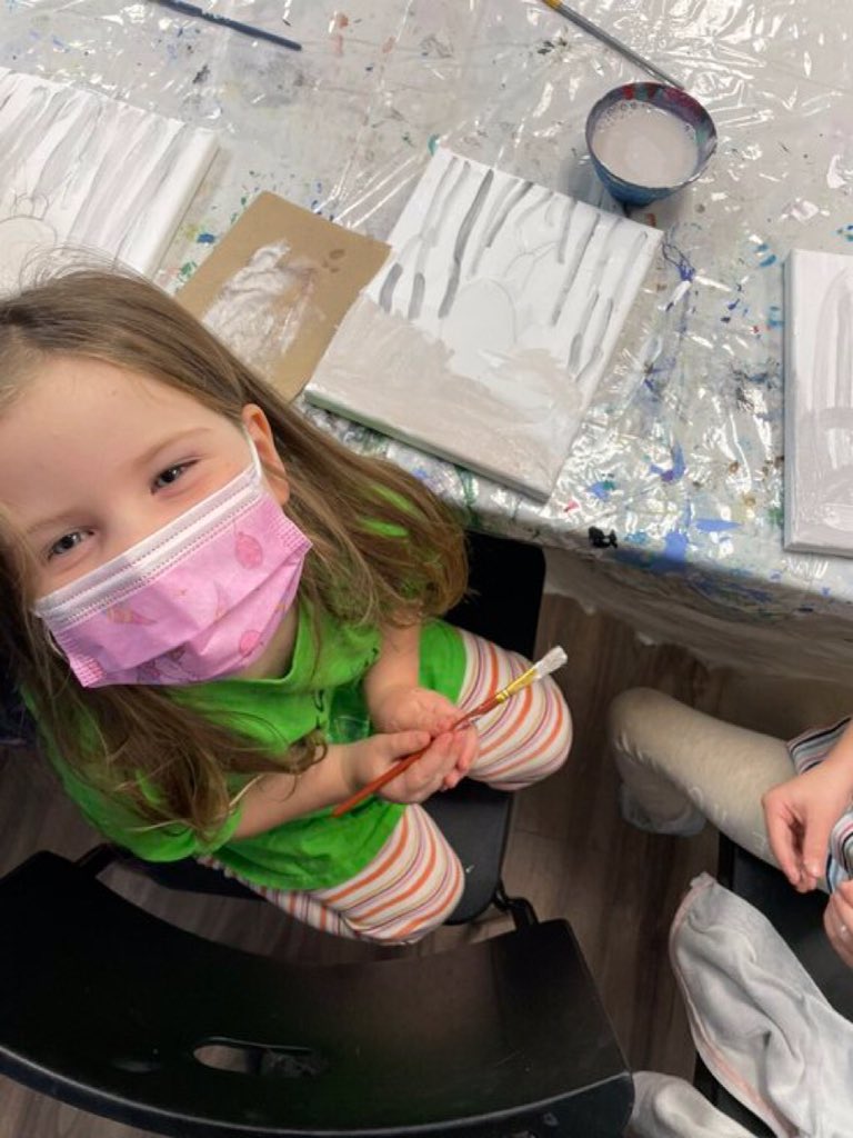 GGCOrangeville's tweet photo. 1st #Orangeville #Sparks and 3rd #Pathfinders getting creative with @ArtwithJada. #everythingshewantstobe #ExperimentandCreate #ArtStudio π· 11/21 @girlguidesofcan @girlguidesonnv https://t.co/wZZaQzBNnj