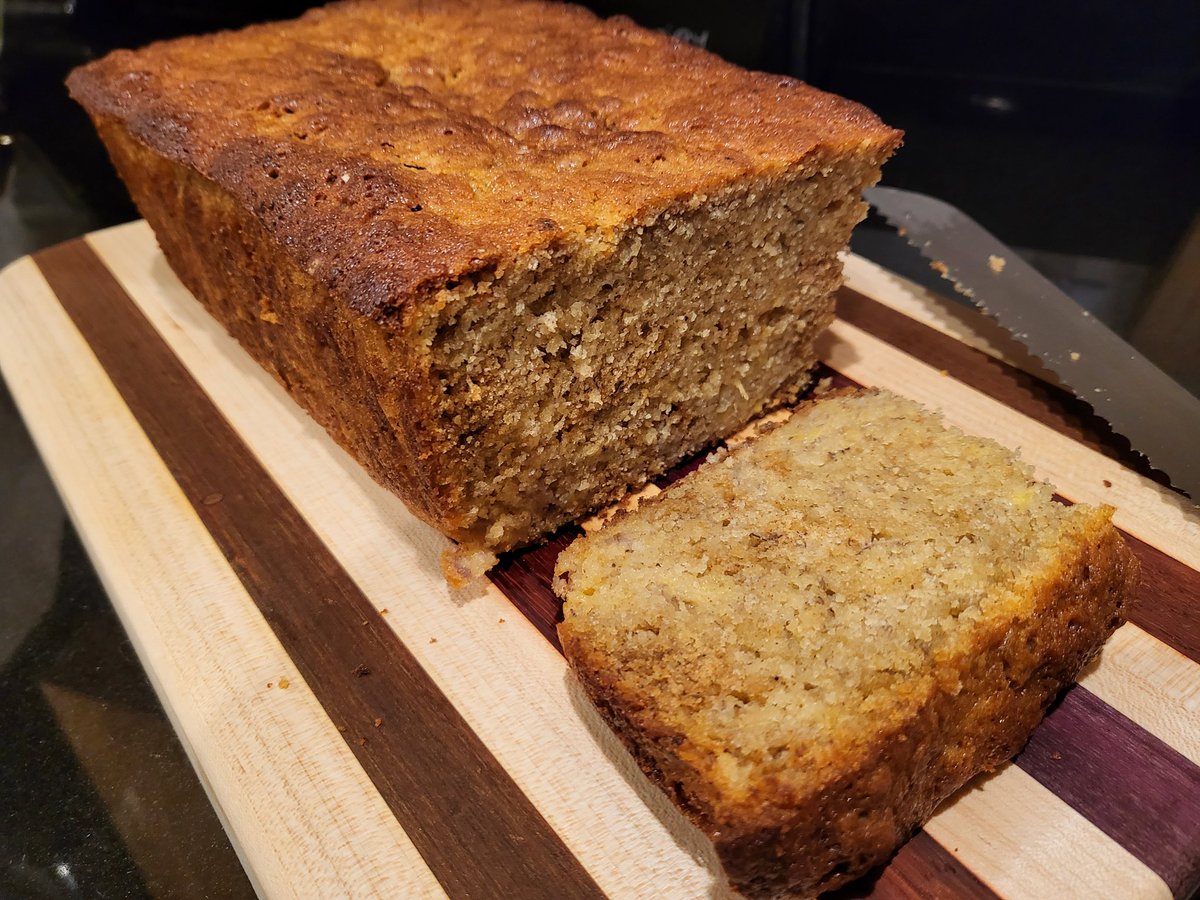 CoreyClementsRd's tweet image. Mmm...this @TheKitchenista Olive Oil Banana Bread! Good and moist! From Kitchenista Diaries Vol 1. Woo, that cardamom was $20 a bottle to get my 1 tsp though. Imma need more recipes to use the rest. Lol