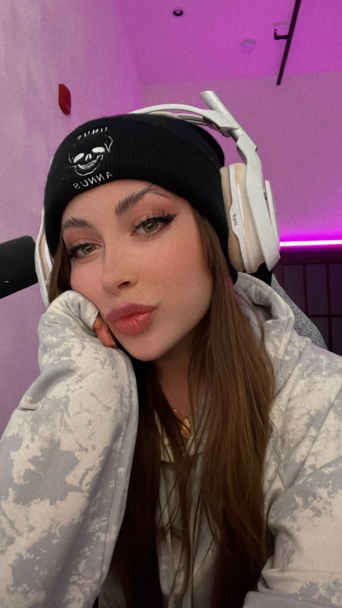 ✨Live rn✨ Immortal grind ☁️

Cuties drop a RT 🤍
Twitch.tv/shortyple