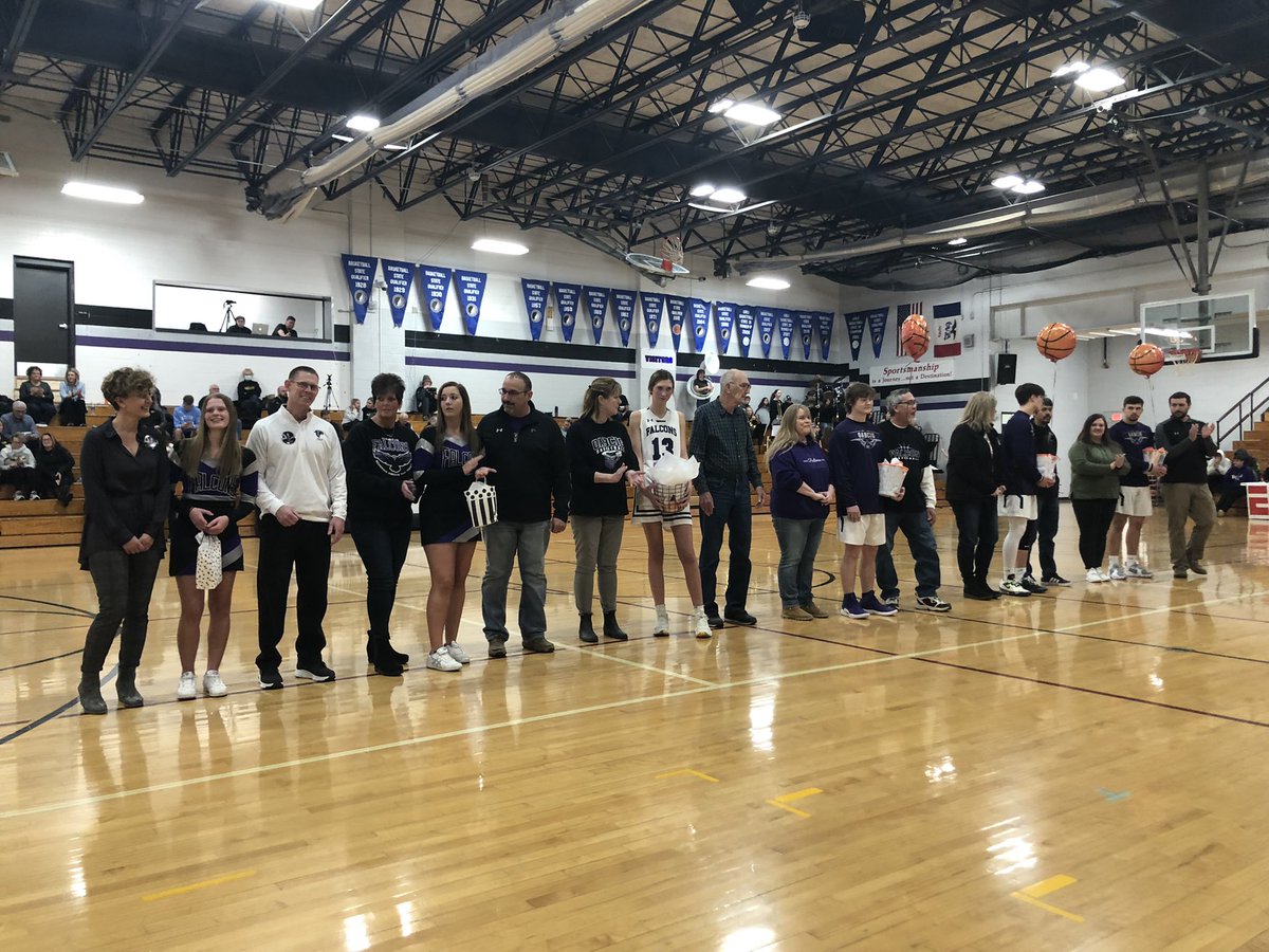 LarryAllen82's tweet photo. Senior Night 2022.  Congratulations and best of luck in the future. Thank you senior basketball players and cheerleaders https://t.co/q5q4OyCzRK