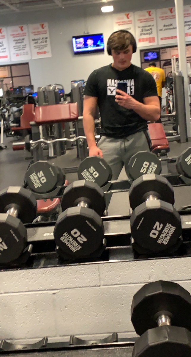 JoshWasowicz's tweet image. Off-season work💪🏽🏈