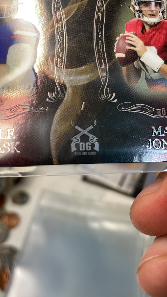 tblosser44's tweet photo. @WildCardisBack I think I just pulled a numbered card without the numbers from a chase pack 😢…the back-slash is there but no numbers? Can you confirm? https://t.co/VSUzwJRwvt