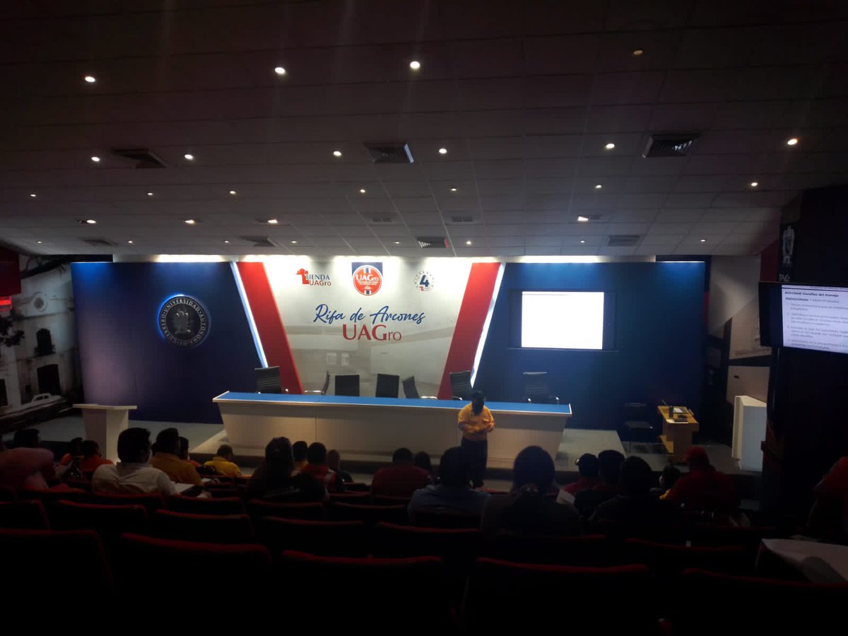 SEMARENgro's tweet photo. El día de hoy se inició con los Cursos: SCI-100 y SCI - 200 en el auditorio de la Rectoria de la UAgro.
Se impartió el SCI - 100 "Sistema de Comando de Incidentes" a los Directores de Protección civil de los 20 municipios más afectados por incendios forestales. 🧑🏻‍🚒👨🏻‍🚒🔥🚫🌲 https://t.co/9IVI4vfot1