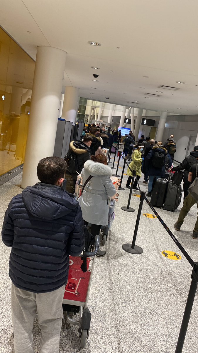 Arriving to Pearson after a 40cm snowstorm today was nothing short of chaos. Stuck on the tarmac for 3.5hrs after a 9hr flight, with 2 planes ahead and one down to be towed, long slow covid test lines, trolly shortage at baggage claims, extra long taxi lines. Grateful to be out!