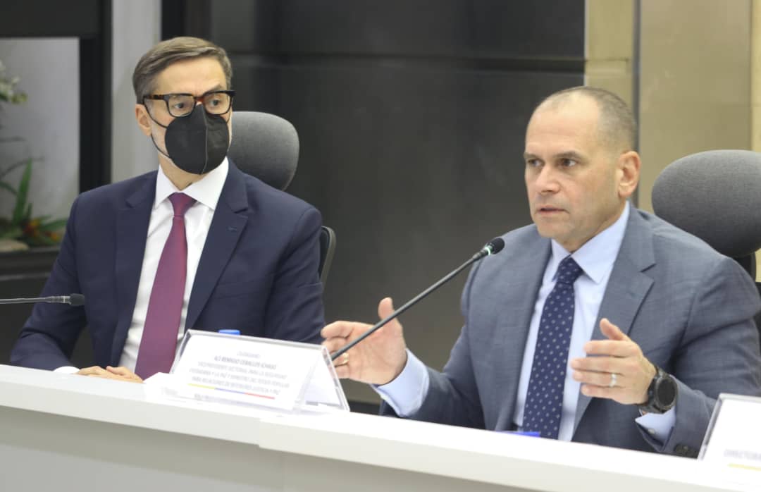 Grato encuentro con <a href="/CeballosIchaso1/">@FuerzaDinamica Remigio Ceballos Ichaso</a> y la comisión especial del Grupo de Acción Financiera del Caribe (Gafic) que se encuentra en Venezuela para evaluar todas las medidas y avances en los acuerdos establecidos con dicha organización.