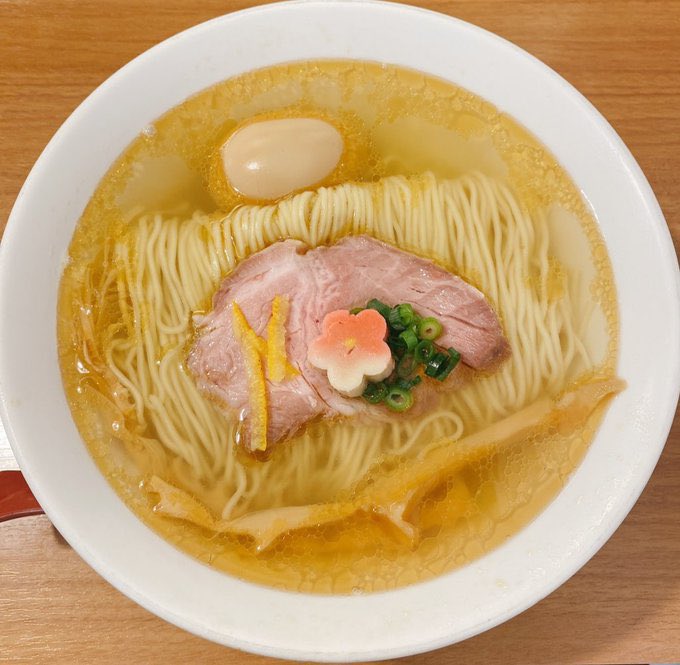 "Sea bream soup salt ramen"🍜🍜🍜 The flavor of the soup stock of sea bream is rich, but the light 