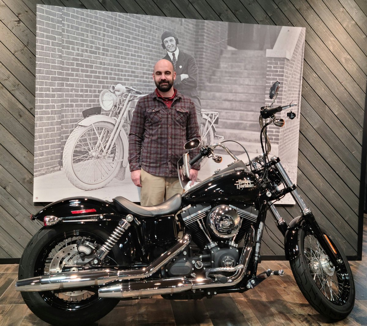 rommeldelmarva's tweet photo. Say #congratulations to Jordan who just scored this 2016 Dyna Street Bob. Thank you, Jordan, from Gina and the whole team at Rommel H-D! Welcome to the family!
π
#rommel #rommelhd #harley #harleydavidson
#harleylife #newowner #welcometothefamily https://t.co/ca2KzTG8zv