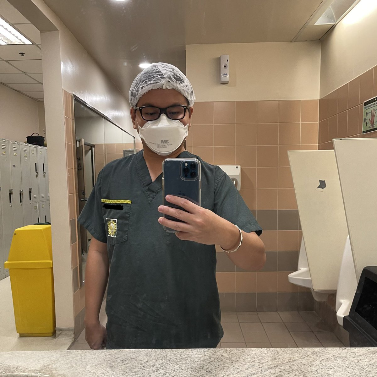 jednoel's tweet photo. Back in the OR 🧠😷 #DBSsurgery https://t.co/laQ9TxjMzO