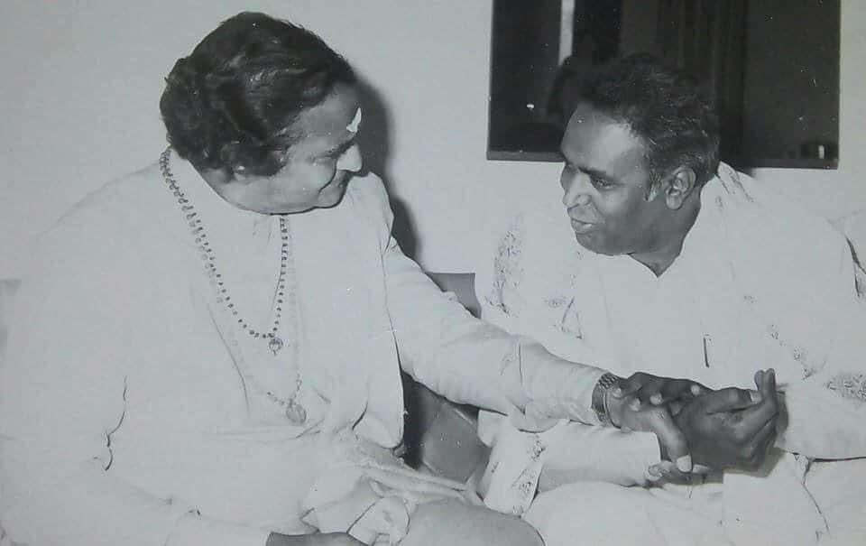RaghuExMinister's tweet photo. Remembering Viswa Vikhyaatha Natasarva Bhouma,My Friend,Wellwisher,Elderly Brother and Former Andhra Pradesh CM #Shri Nandamuri Taraka Ramarao #Garu on his #26thDeathAnniversary 

#Johar_Anna_NTR🙏 https://t.co/9Hc9pZwvL6
