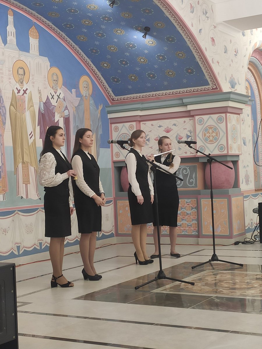 СТУДЕНТЫ И ПЕДАГОГИ ГУМАНИТАРНОГО КОЛЛЕДЖА СТАЛИ ПОБЕДИТЕЛЯМИ КОНКУРСА «РОЖДЕСТВО В КАЖДЫЙ ДОМ – 2022»! 
16 января 2022 г. в Поволжской академии образования и искусств имени Святителя Алексия Московского состоялось вручение дипломов победителям конкурса.