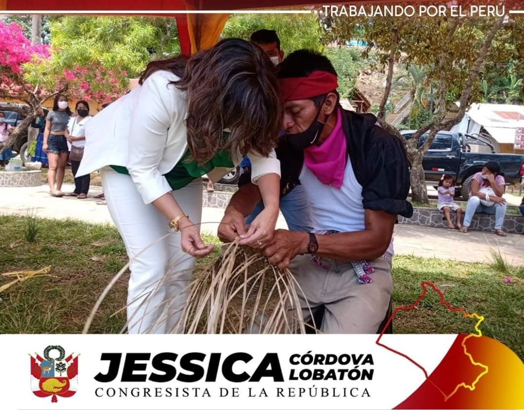 jcordovarp2's tweet photo. #ComunidadWayku
En la ciudad de #Lamas, región San Martín, pude observar directamente el gran trabajo que realizan los tejedores/as de la comunidad nativa Wayku.
¡Apoyemos a nuestros productores y artesanos de todo el país! @congresoperu
#tejedores #Wayku #selva #Perú https://t.co/GiEXEGV961