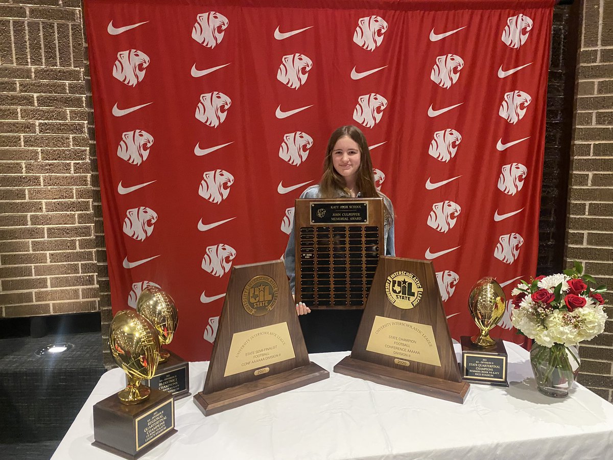 2021 John Culpepper Award Ty Kana. * Little sister accepted on his behalf