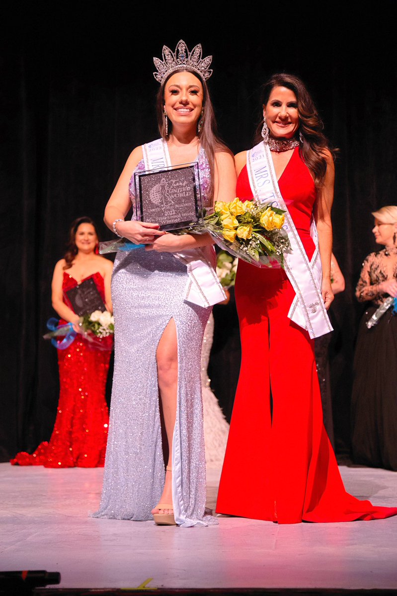 TeacherInATiara's tweet photo. Honored to share some of my personal life with y’all, I am Mrs. Texas United World 2022! @NISDGTAA @NISDFranklinES @NISDCole @NISD #pageants #texaseducator #texaspageantgirl https://t.co/VSBPLlmgpV