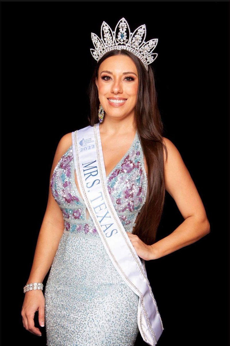 TeacherInATiara's tweet photo. Honored to share some of my personal life with y’all, I am Mrs. Texas United World 2022! @NISDGTAA @NISDFranklinES @NISDCole @NISD #pageants #texaseducator #texaspageantgirl https://t.co/VSBPLlmgpV