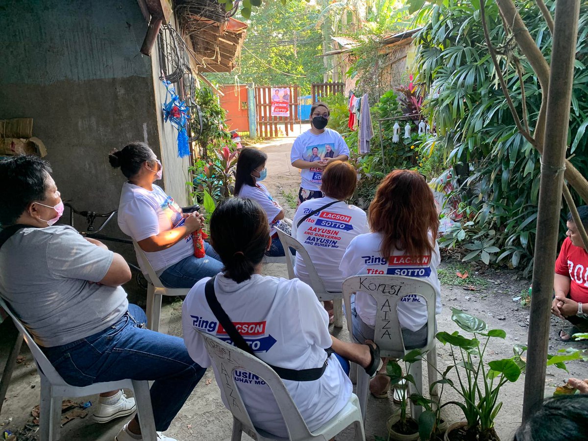 teamping2022's tweet photo. Mga kakamPING natin mula sa LAMP District 3 &amp; 4 Laguna kasama ang Brgy. Kagawad ng Famy at City Councilor ng Jala Jala, Rizal, nagpakita ng suporta sa Lacson-Sotto tandem!

#PingLacson2022
#LacsonSotto2022
#gwaPINGS
#kakamPINGtunay https://t.co/MGXxkwefB1