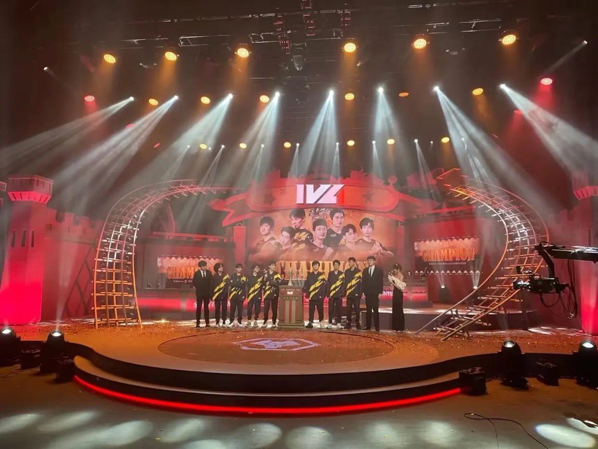 WolvesIDV_ThFan's tweet photo. #Wolves_Ying โค้ชหลางตุ้ยมือชาไปแล้ว
#Wolves_autumn2021ivl #หลางตุ้ยมาแล้ว https://t.co/oj7XaVGitV