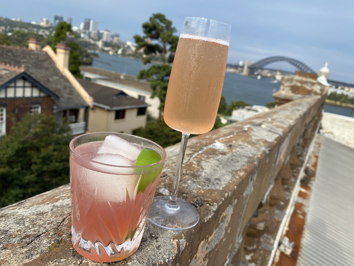drwarwicksmith's tweet photo. Next-up on the #Locktail list - No.74 is the ‘Harpoon’ a 1960’s precursor to the ‘Cosmo’.
Also a ‘Cranberry Vodka Sparkles’ ✨- a champagne 🥂 re-make.
Will be up soon on https://t.co/D3yLzZdLjK #HomeMade #Cocktails 🍸 https://t.co/v2heKT6Grv