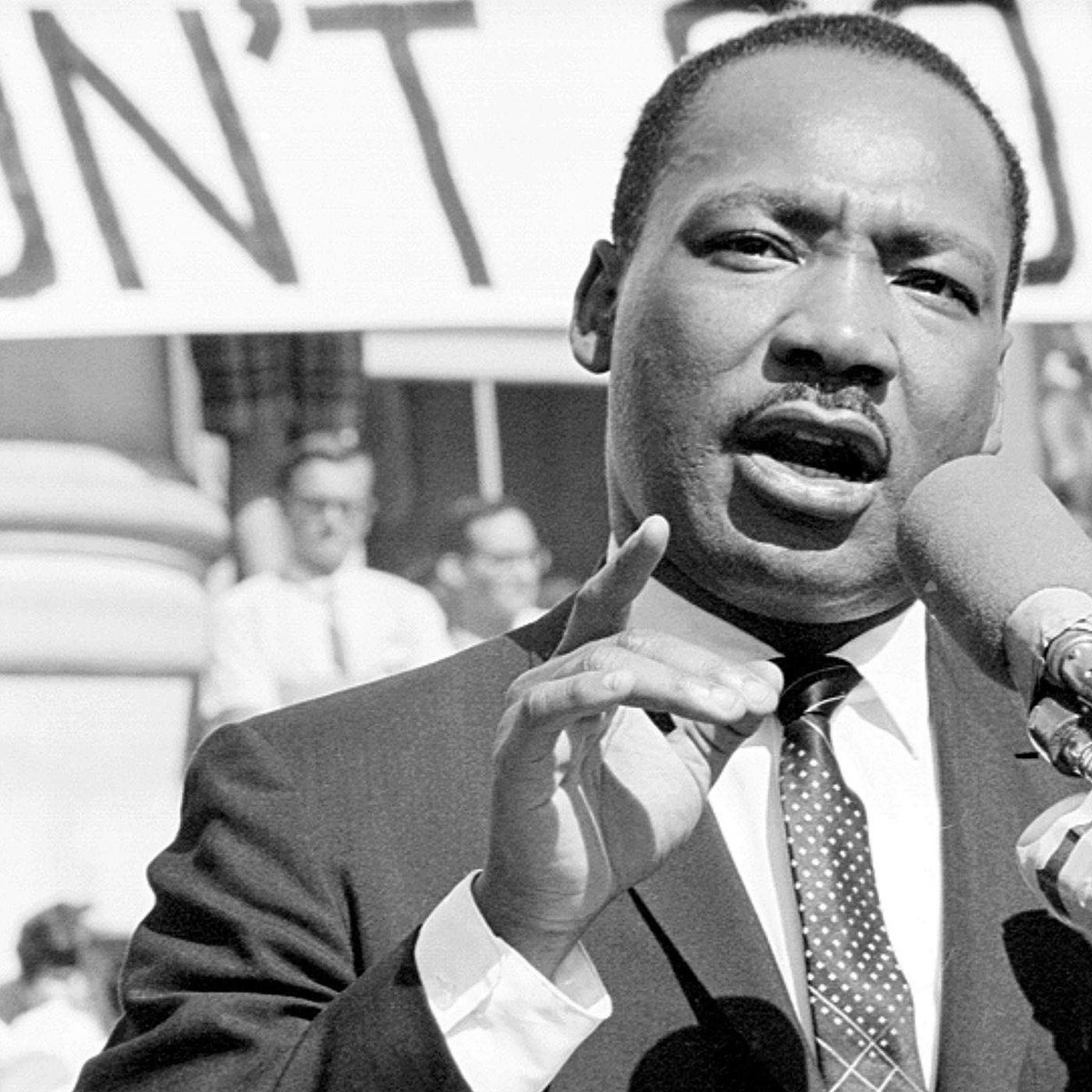 880firststreet's tweet photo. Today we honored the work and the legacy of Martin Luther King Jr. May we continue his work not just with our words but with what we do, how we treat each other, what we march for and how we live. https://t.co/jMC7WN9Afk