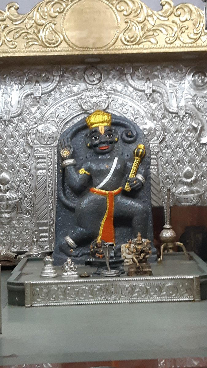 GodboleSandeep's tweet image. उंटाड्या मारुती ( The Camel Maruti) Rasta Peth #Pune #UnusualNames also known as Vyadhihar Hanuman. Said that there may have been camel stables in the vicinity during Peshwa times. Years of Orange शेंदूर  (lead oxide) coats were removed last year revealing the murti .