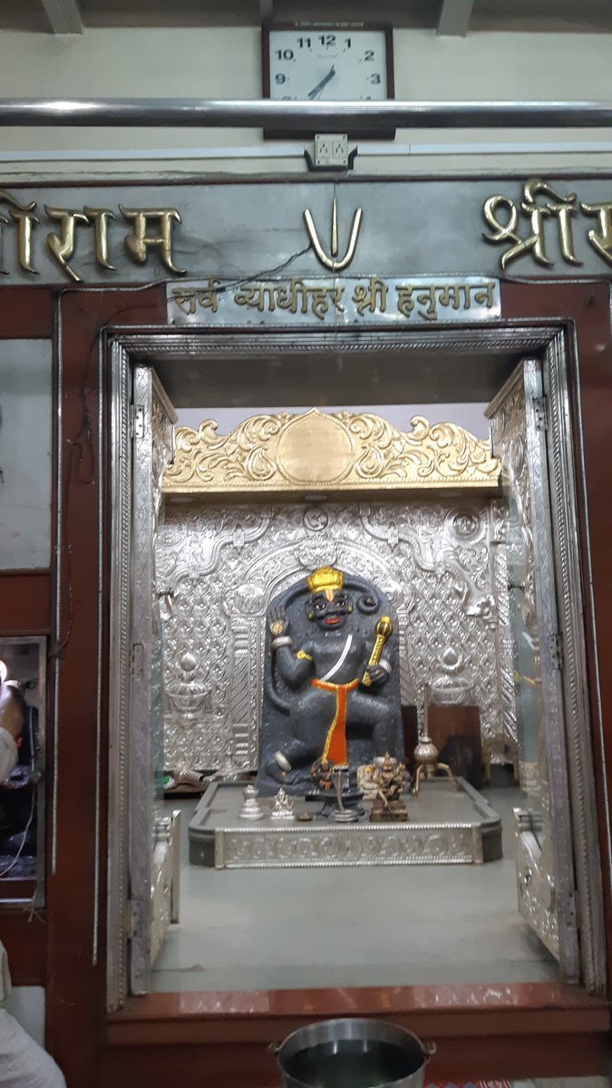 GodboleSandeep's tweet image. उंटाड्या मारुती ( The Camel Maruti) Rasta Peth #Pune #UnusualNames also known as Vyadhihar Hanuman. Said that there may have been camel stables in the vicinity during Peshwa times. Years of Orange शेंदूर  (lead oxide) coats were removed last year revealing the murti .