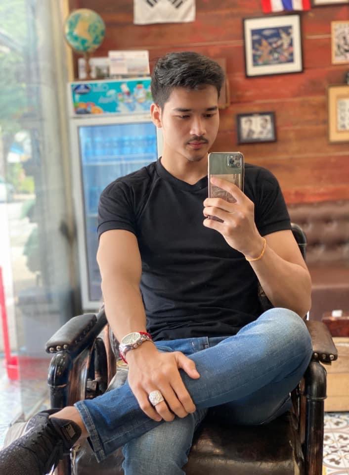 DgvgDgvhh's tweet photo. ចុមអាយដលតើនេះ😋 https://t.co/B6UmTQQ2PC