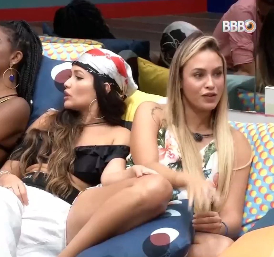 elencomentss's tweet photo. Que saudades de passar a madrugada procurando elas nas câmeras 😭 #BBB221 #BBB22 https://t.co/dzVvzfnJzn