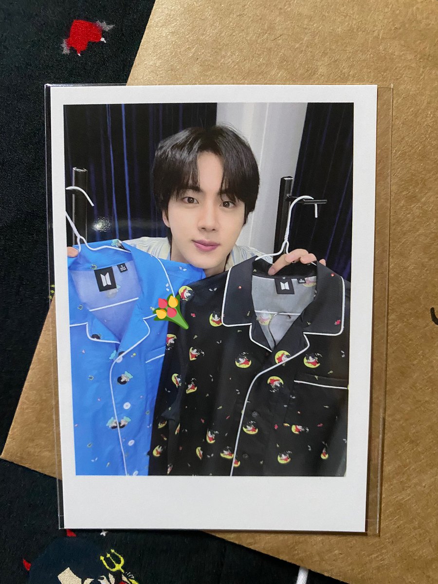 BDARMY0613's tweet photo. #ArtistMadeByJin #SEOKJIN #JIN #BTSJIN #KimSeokjin #jinmerchstyle https://t.co/R20MU982xL
