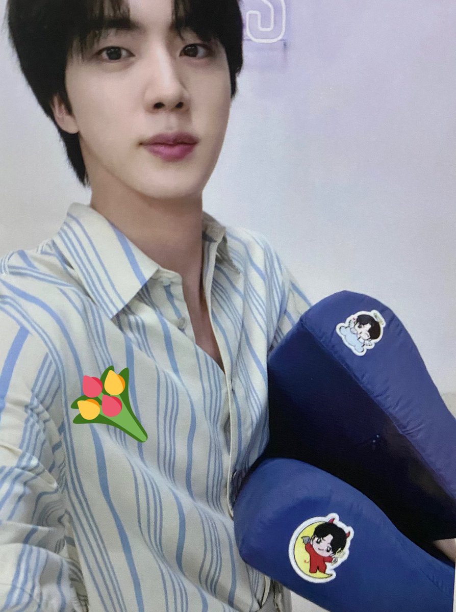 BDARMY0613's tweet photo. #ArtistMadeByJin #SEOKJIN #JIN #BTSJIN #KimSeokjin #jinmerchstyle https://t.co/R20MU982xL